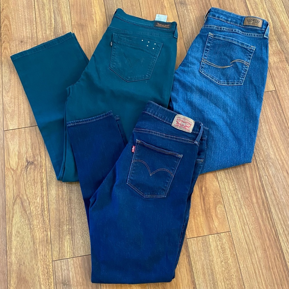 Levi’s jean bundle waist size 32
3 pairs